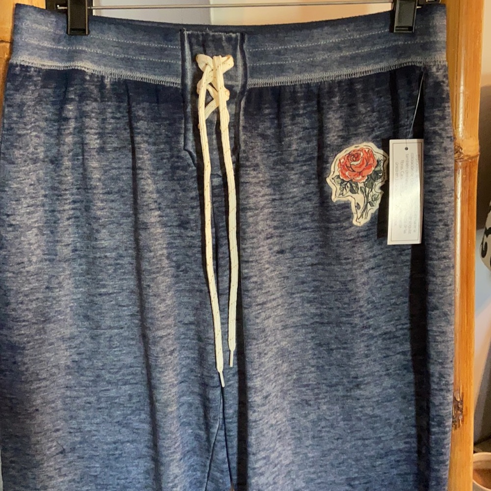 New No Boundaries Super Soft Burn Out Rose Joggers SZ MED - Picture 2 of 6